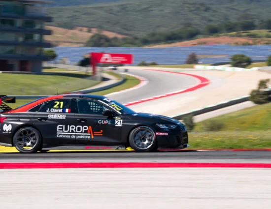 TCR Europe | Portimão 2025, Qualifiche: ritorno con pole per Jimmy Clairet in una sessione serrata. Battuti Jelmini e Gené per pochi millesimi