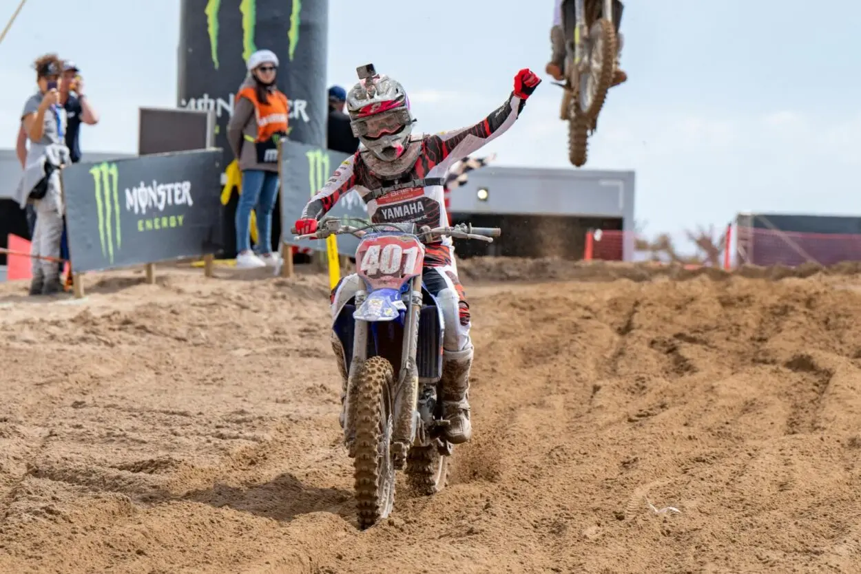 WMX | GP Sardegna 2025: Lotte van Drunen apre la stagione con una doppietta