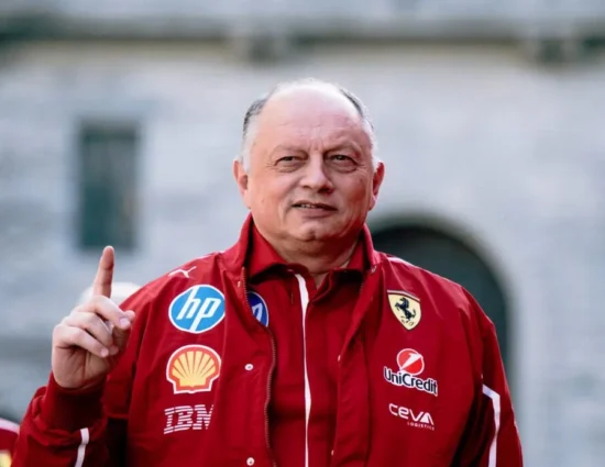 F1 | GP Bahrain 2025, Vasseur dopo le qualifiche: “Charles è riuscito a esprimere tutto il potenziale, Lewis ha faticato nel suo ultimo giro. Domani dobbiamo essere ambiziosi”