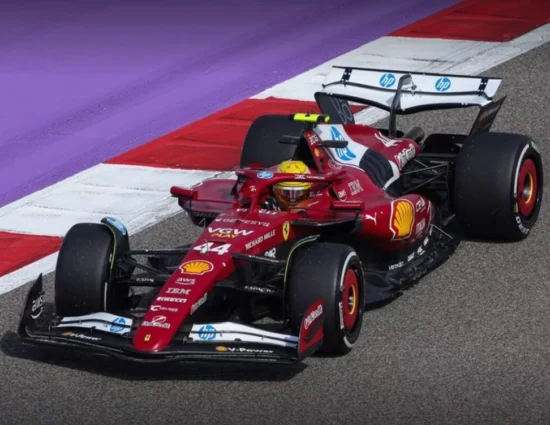 F1 | GP Bahrain 2025, Hamilton a Sky UK: “Ero abituato (in Mercedes) a guidare in modo diverso…”