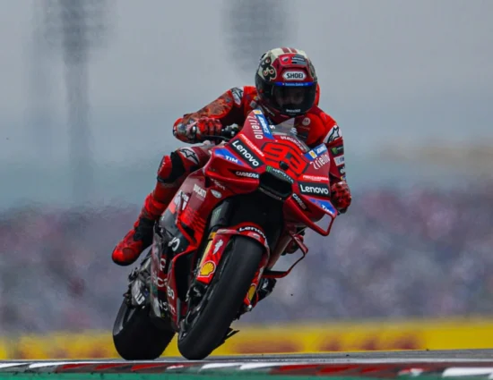 MotoGP | GP Qatar 2025, FP1: Marc Marquez imprendibile per tutti, seguono Di Giannantonio e Bagnaia. 20° Martin al ritorno in pista