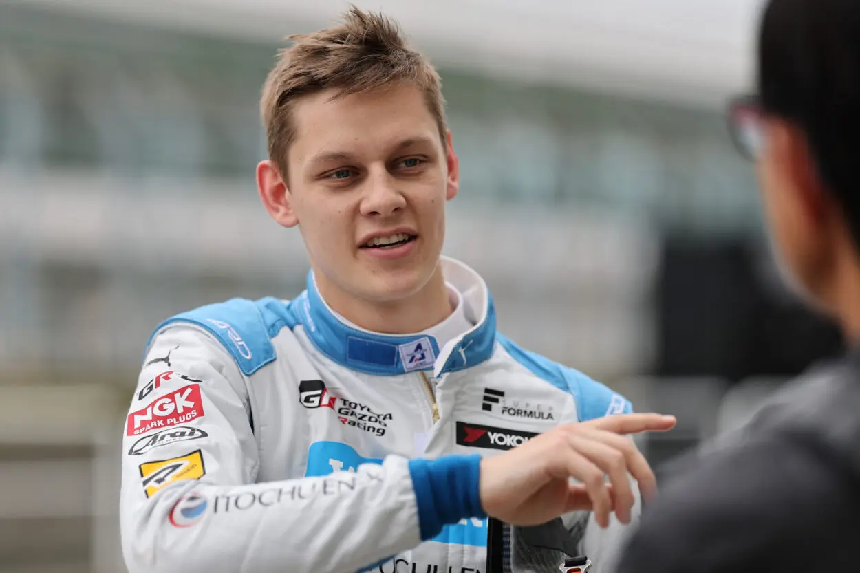 Super Formula | Autopolis 2025, Rasmussen finalmente al debutto: “Ho sfruttato la prima parte di gara per comprendere le gomme, il tracciato e la vettura”