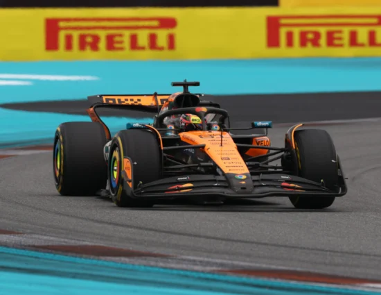 F1 | GP Miami 2025, gara: Piastri vince su Norris, Russell 3° a 37 secondi su Verstappen. Ferrari a un minuto, volano gli stracci tra Leclerc (7°) e Hamilton (8°)