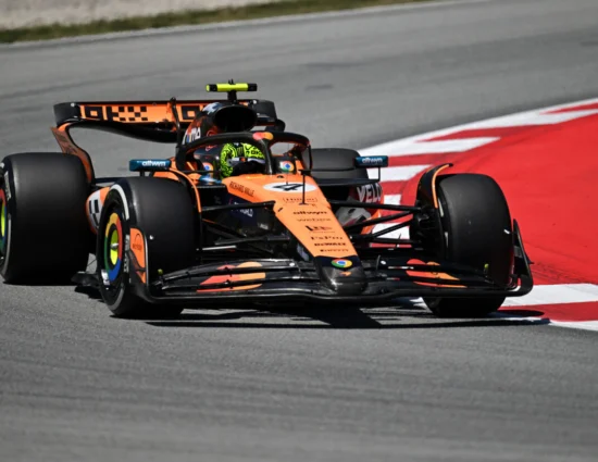 F1 | GP Spagna 2025, FP1: Norris al comando, seguono Verstappen e Hamilton. 4° Leclerc davanti a Piastri. Antonelli chiude 18°