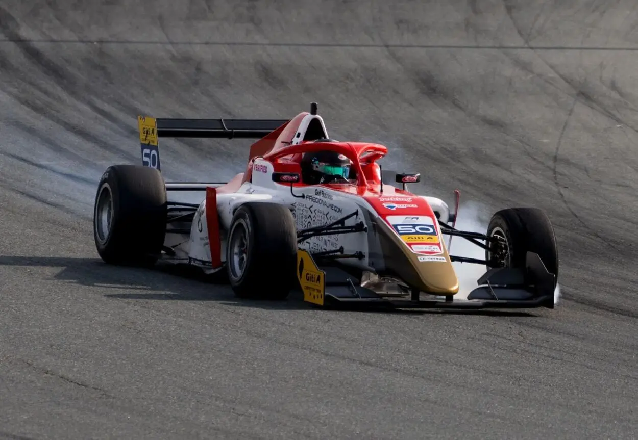 F3 | Altro cambio in AIX Racing: James Hedley sostituisce Sagrera per il resto della stagione