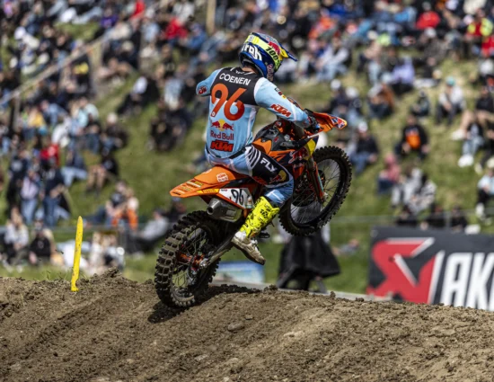 MXGP | GP Portogallo 2025: Lucas Coenen vince la gara di qualifica sotto la pioggia