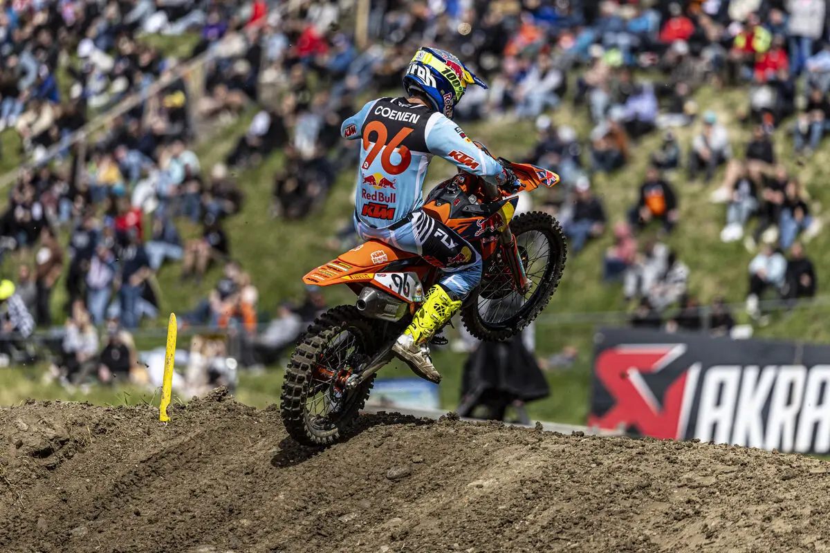 MXGP | GP Portogallo 2025: Lucas Coenen vince la gara di qualifica sotto la pioggia