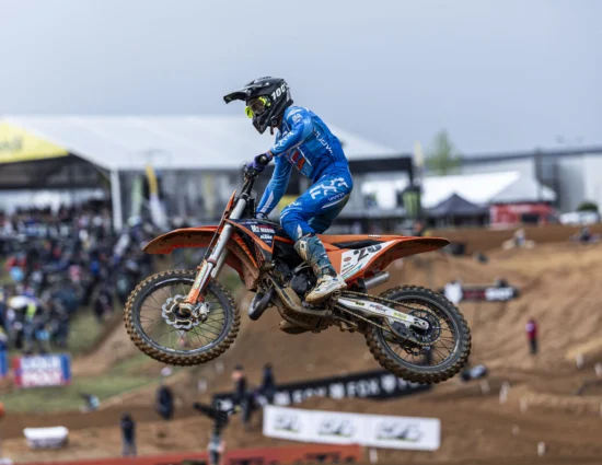 EMX125 | GP Francia 2025: Alvisi rovescia la classifica con una splendida doppietta, podio tutto italiano