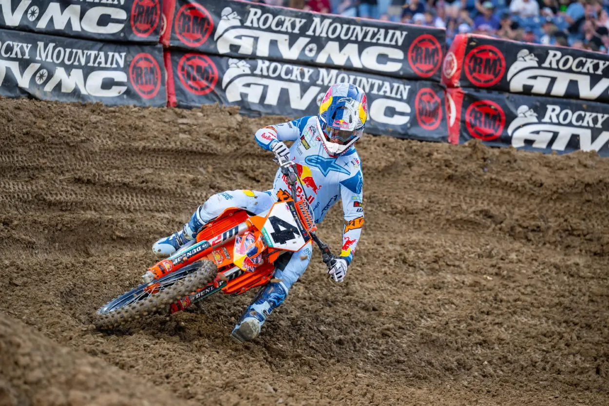 Supercross | Denver 2025, Sexton: “Webb è stato aggressivo al via, ma ho dimostrato di essere più forte”
