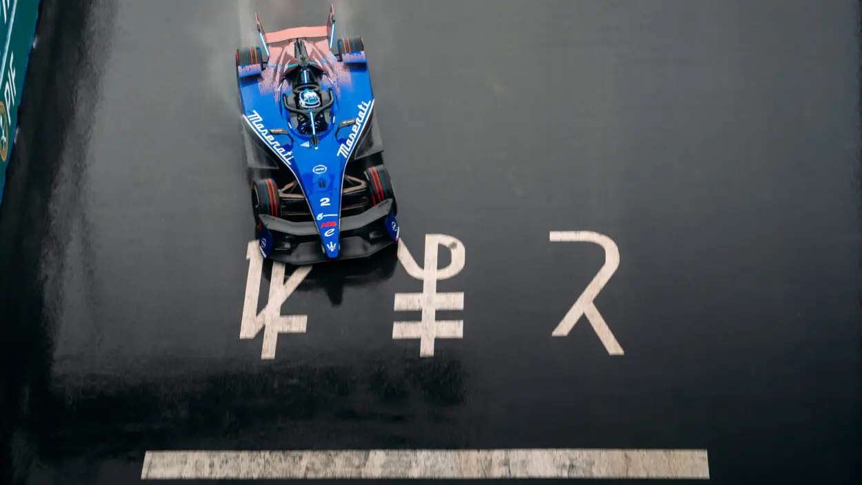 Formula E | Tokyo ePrix #1 2025: Stoffel Vandoorne torna sul gradino più alto del podio dopo 3 anni di assenza