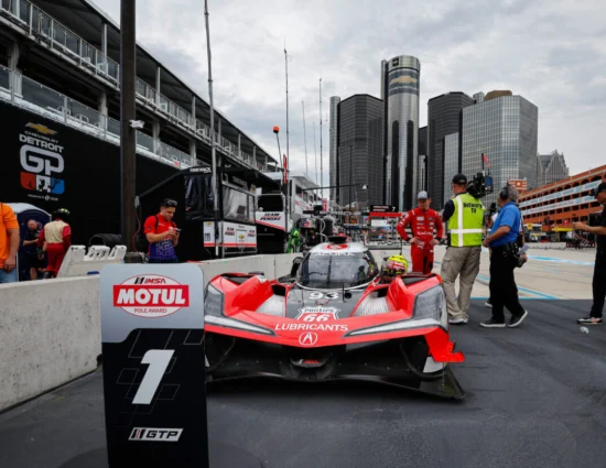 IMSA | Chevrolet Detroit Sports Car Classic 2025, le Qualifiche: Nick Yelloly si impone sulla sua Acura. Seb Priaulx, su Ford, è primo in GTD PRO.