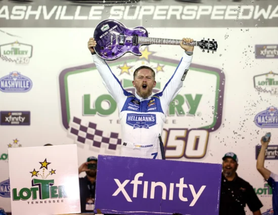 NASCAR | Xfinity Series, Nashville: Allgaier batte uno Zilisch tenace e fa cappotto in Tennessee