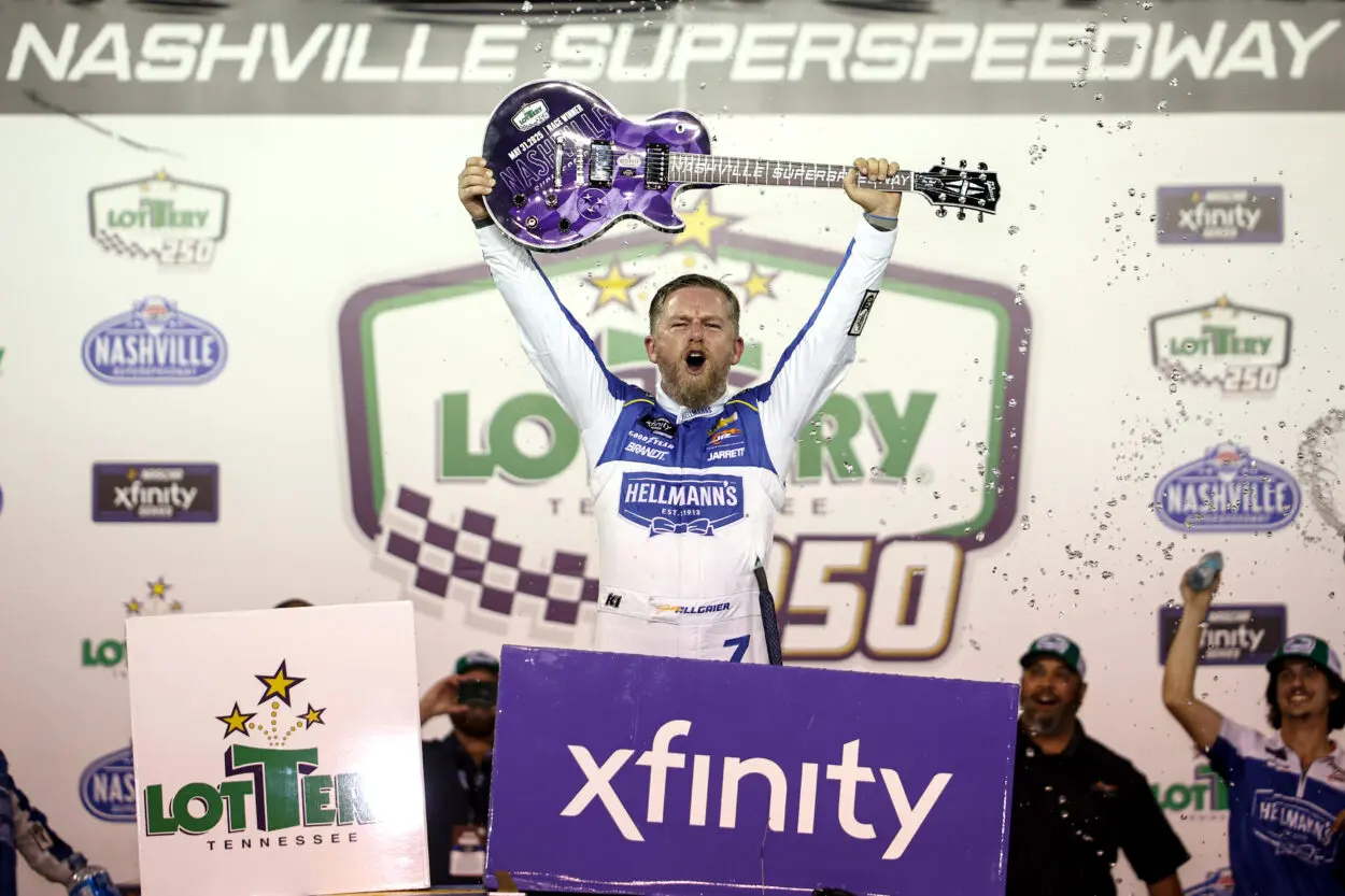 NASCAR | Xfinity Series, Nashville: Allgaier batte uno Zilisch tenace e fa cappotto in Tennessee
