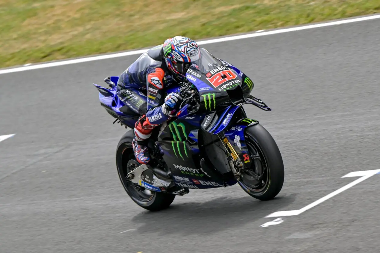 MotoGP | GP Francia 2025: Fabio Quartararo strappa la pole position a Marc Marquez. Bagnaia indietro, 6°