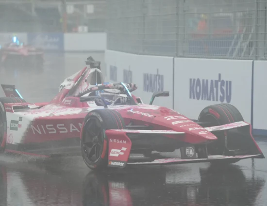 Formula E | Tokyo ePrix #1 2025: Oliver Rowland comanda sotto il diluvio delle FP2