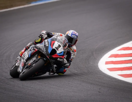 SBK | Round Repubblica Ceca 2025, Superpole: Toprak Razgatlioglu conquista la pole position davanti a Bulega