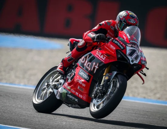 SBK | Round Italia 2025, FP1: Bulega primo tra tante cadute