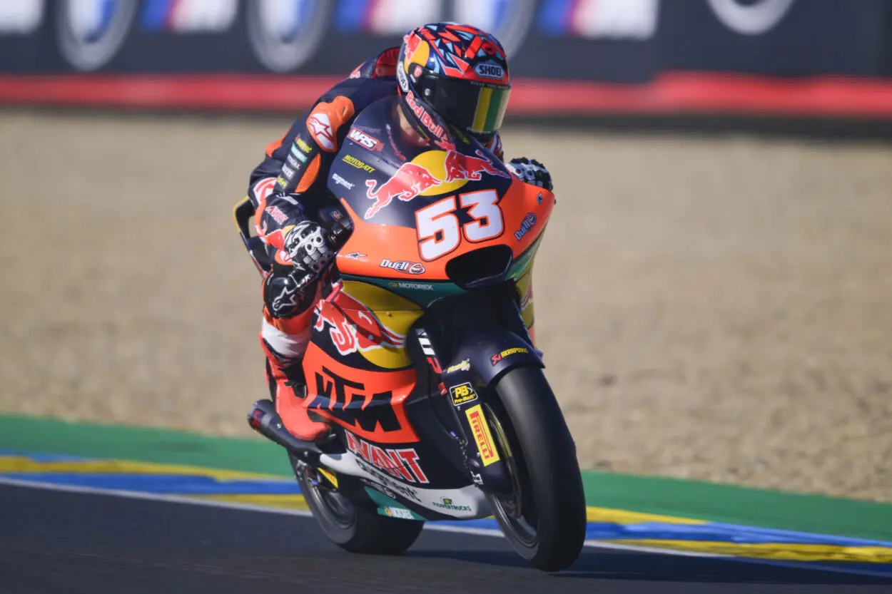 Moto2 | GP Gran Bretagna 2025, FP2: Öncü davanti a tutti in condizioni difficili