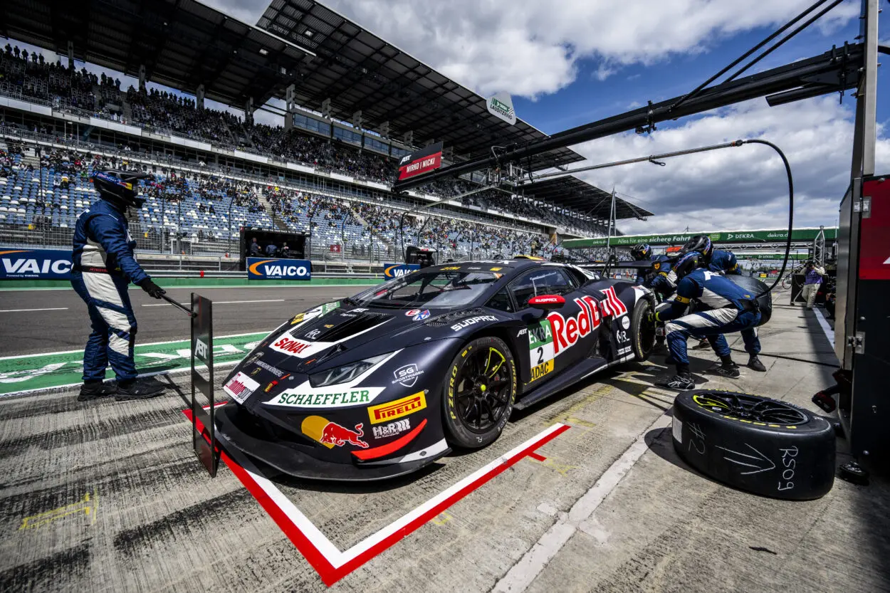 DTM | Clamoroso al Lausitzring: rubata una gomma nel box di ABT Sportsline
