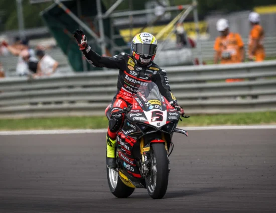 SBK | Round Repubblica Ceca 2025, warm-up: turno su pista umida, Yari Montella primo