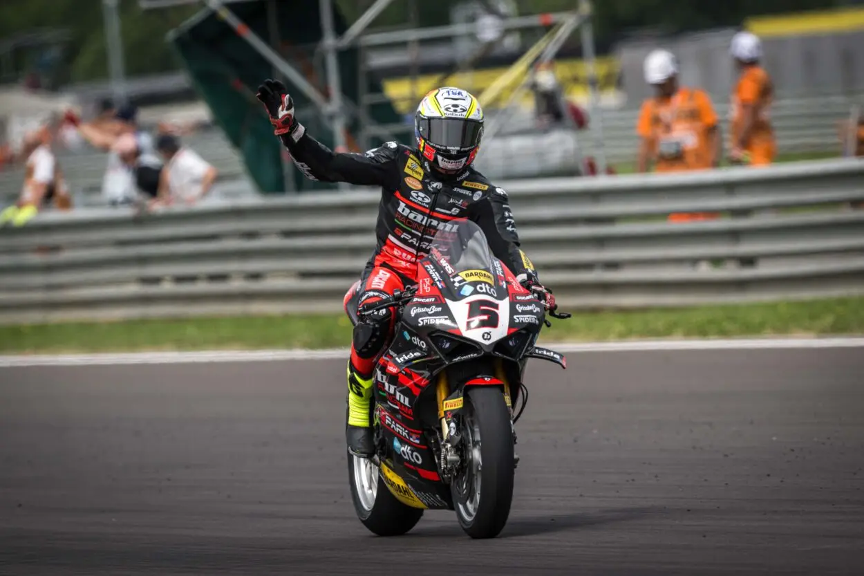 SBK | Round Repubblica Ceca 2025, warm-up: turno su pista umida, Yari Montella primo