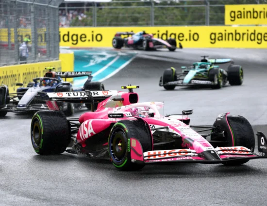 F1 | GP Miami 2025: Liam Lawson penalizzato di cinque secondi dopo il contatto con Fernando Alonso nella Sprint