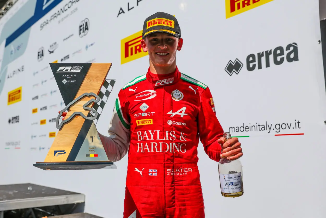 Formula Regional Europe | Spa 2025, Gara-1: Slater trionfa davanti a De Palo e Deligny