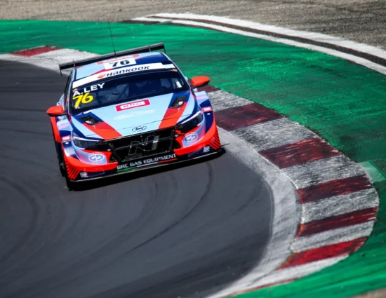TCR Italy | Vallelunga 2025, Gara 2: Alex Ley torna al successo dopo oltre un anno. Baldan 2° e Taylor 3° dopo una partenza a fionda