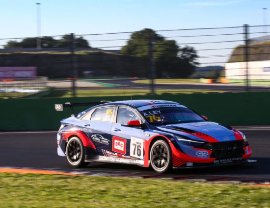 TCR Italy | Vallelunga 2025, Penalità Gara 1: Ley responsabile del ritiro di Imberti. Perde il podio, Alessi ancora in Top3