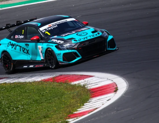 TCR Italy | Vallelunga 2025, Gara 1: Taylor vs Baldan, vince il canadese in una sfida sul filo dei decimi dal primo all’ultimo giro