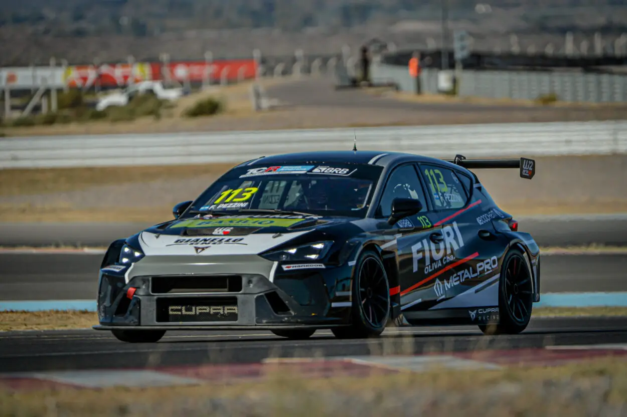 TCR South America | San Juan Villicum 2025, Gara 2: Pezzini in solitaria verso il secondo successo dell’anno. Pernía continua ad allungare in classifica
