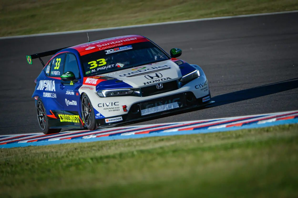 TCR South America | Termas de Río Hondo 2025, Qualifiche: Nelson Piquet Jr conquista la prima pole position nella serie battendo Leonel Pernía