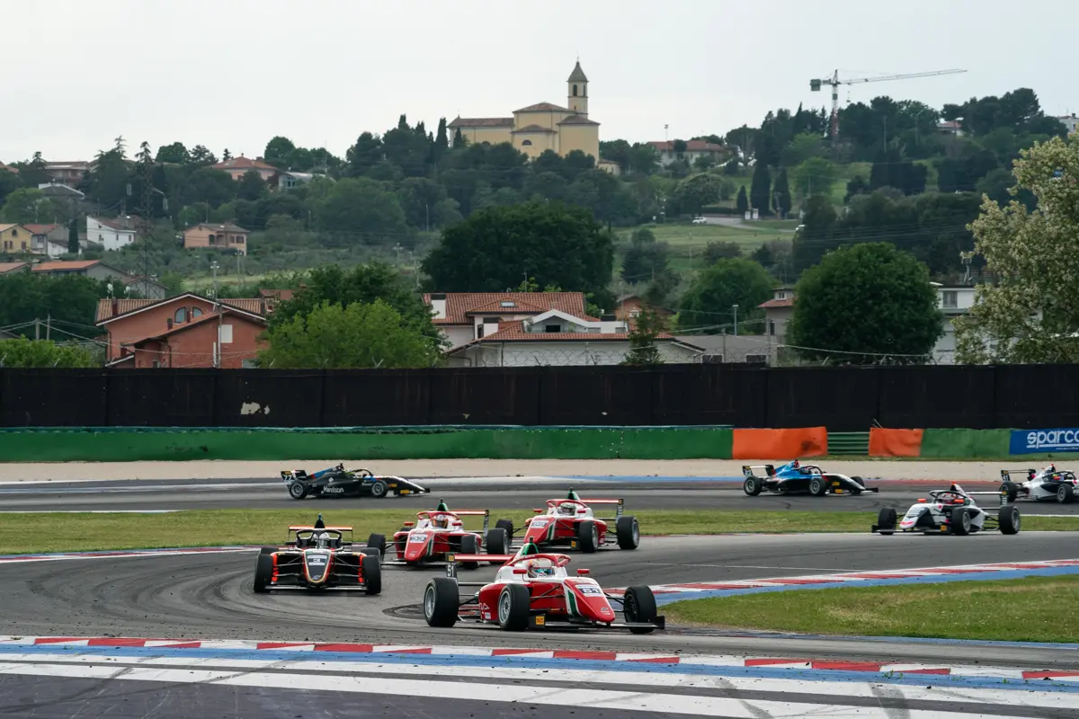 F4 Italia | Misano #1 2025: Kean Nakamura-Berta domina Gara 2