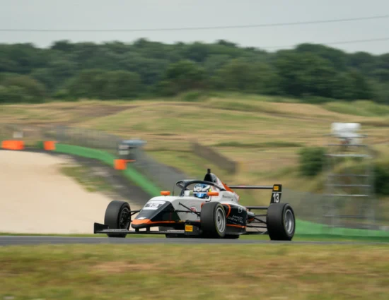F4 Italia | Vallelunga 2025, Qualifiche: David Cosma-Cristofor conquista a sorpresa il miglior tempo. Nakamura-Berta il più veloce del primo gruppo