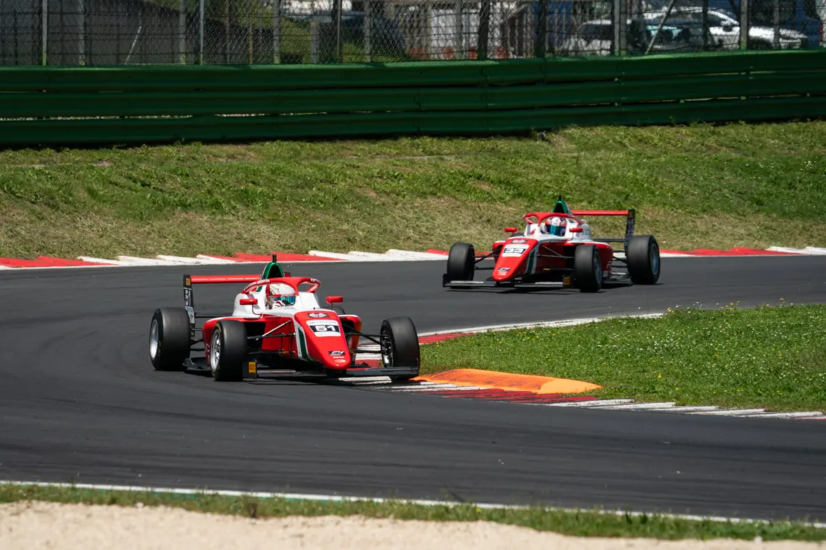 F4 Italia | Vallelunga 2025: Kean Nakamura-Berta vince in scioltezza Gara 1