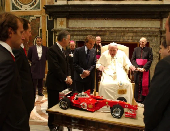 F1 | I papi al tempo della Formula 1. Leone XIV ottavo pontefice dall’inizio del mondiale