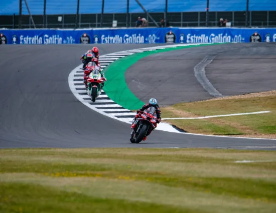 MotoGP | GP Gran Bretagna 2025, la cronaca della gara di Silverstone vinta da Marco Bezzecchi