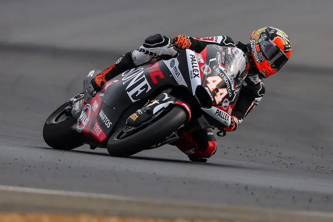 Moto2 | GP Gran Bretagna 2025, QP: magia di Aron Canet, è pole a Silverstone
