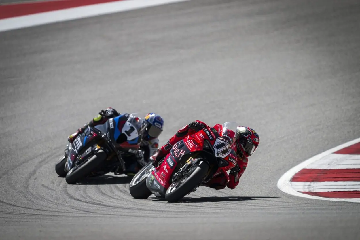 SBK | Round Italia 2025, Gara 2: Nicolò Bulega completa la tripletta a Cremona