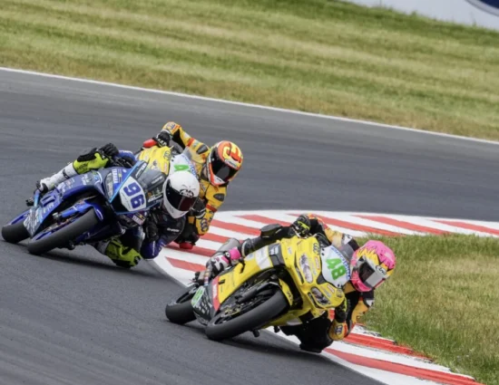 SSP300 | Round Repubblica Ceca 2025, Gara 1: Julio García vince al sabato, Buis out