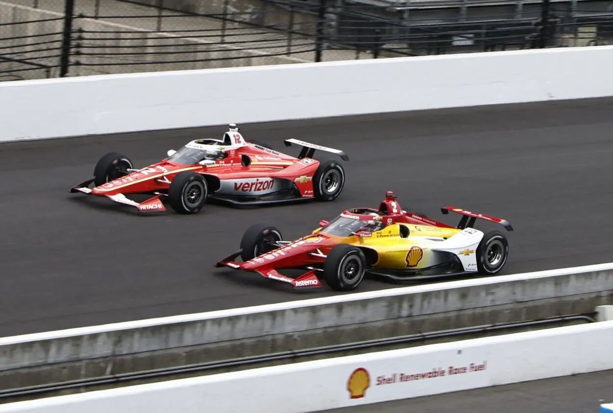 IndyCar | Indy500 2025, clamorosa penalità per Penske: Newgarden e Power retrocessi al 32° e 33° posto in griglia per violazione tecnica