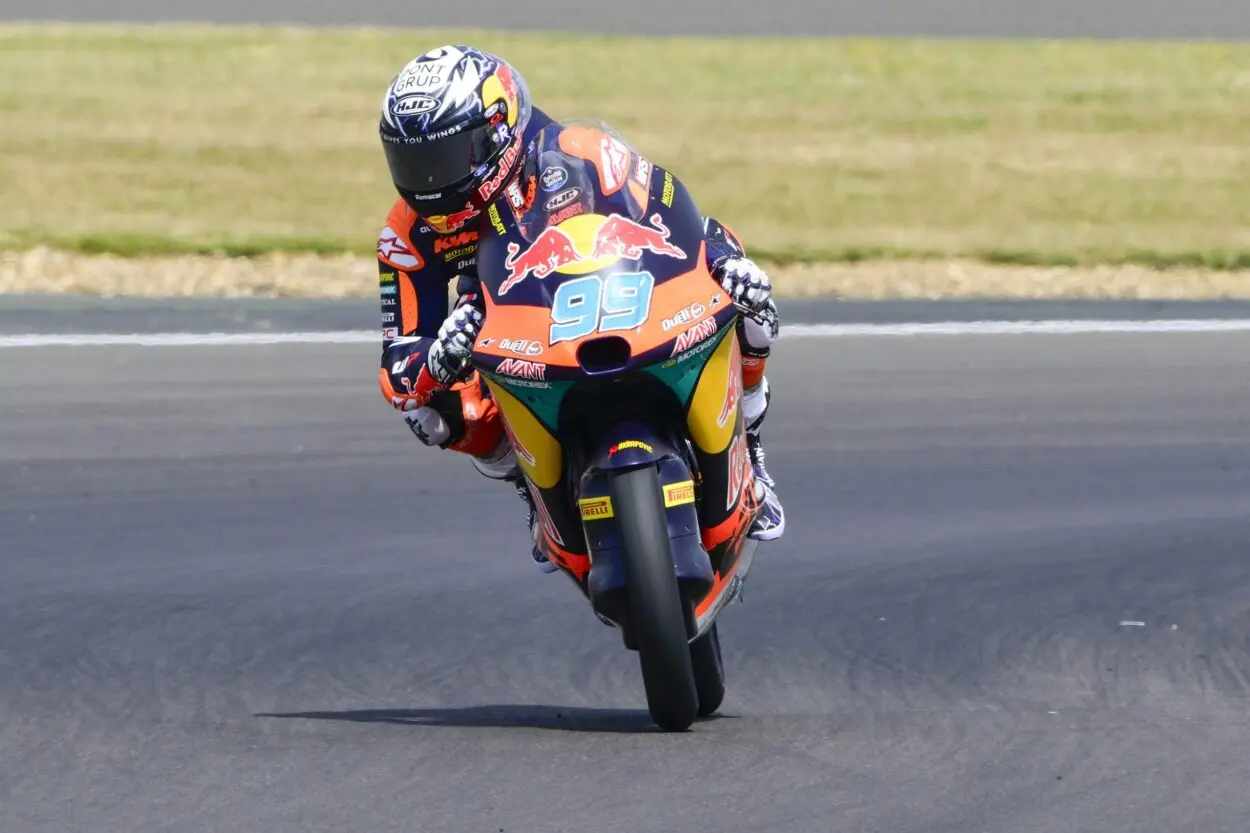 Moto3 | GP Gran Bretagna 2025, Qualifiche: seconda pole stagionale per José Antonio Rueda