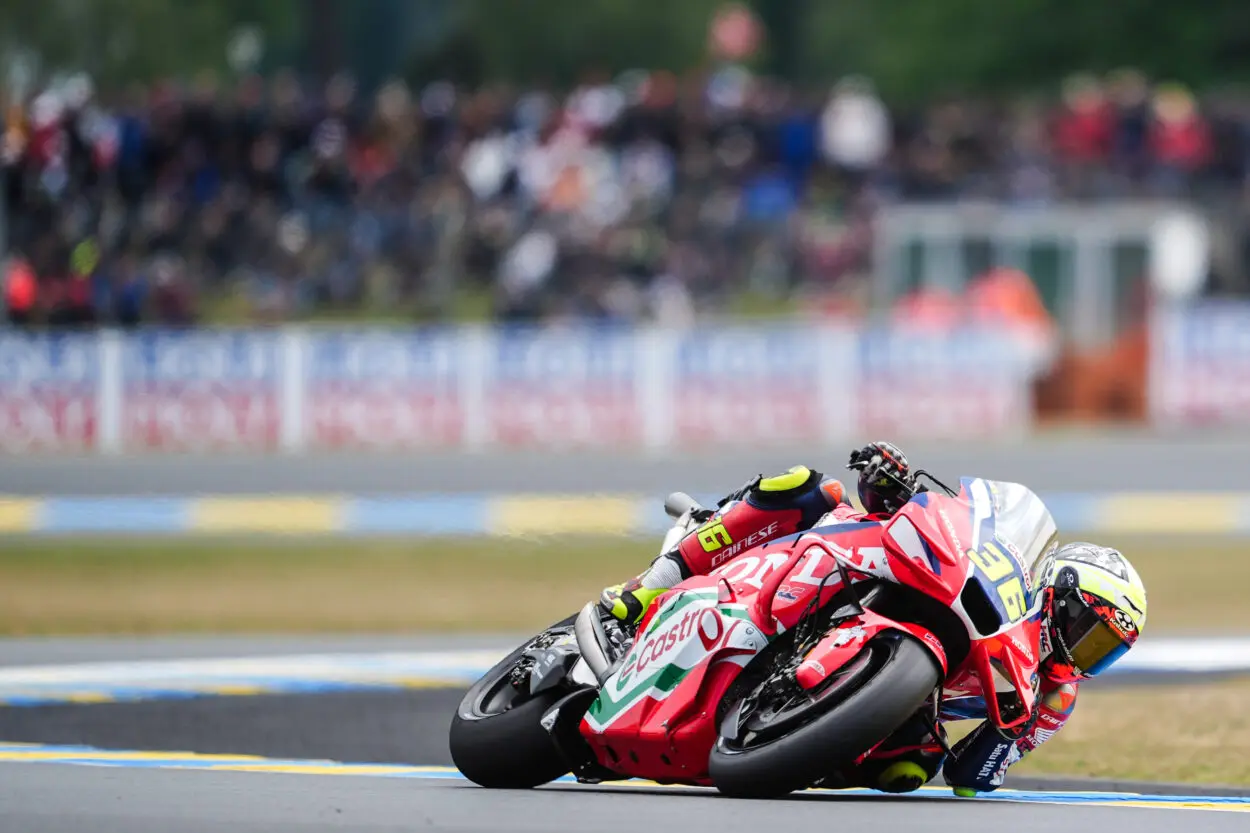 MotoGP | GP Francia 2025, warm-up: Joan Mir davanti a tutti sul bagnato