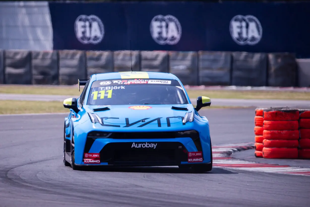 TCR World Tour | Mexico City 2025: Ehrlacher penalizzato, Björk eredita la vittoria di gara-1