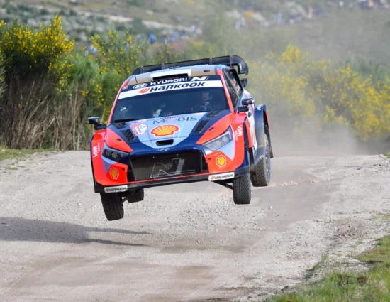 WRC | Rally del Portogallo 2025, PS12-14: Ogier attacca, Tänak risponde e allunga