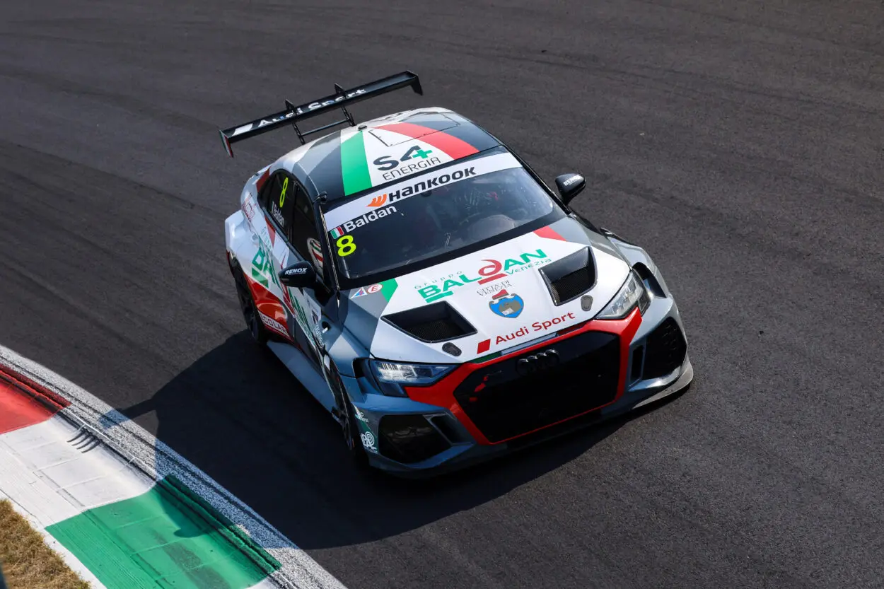 TCR Italy | Monza 2025, Qualifiche: Baldan in pole dopo sette anni con record della pista. Alessi 2°, Taylor 5°