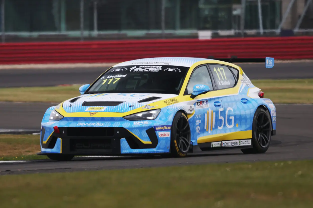 TCR UK | Croft 2025, qualifiche: doppia pole per Adam Shepherd