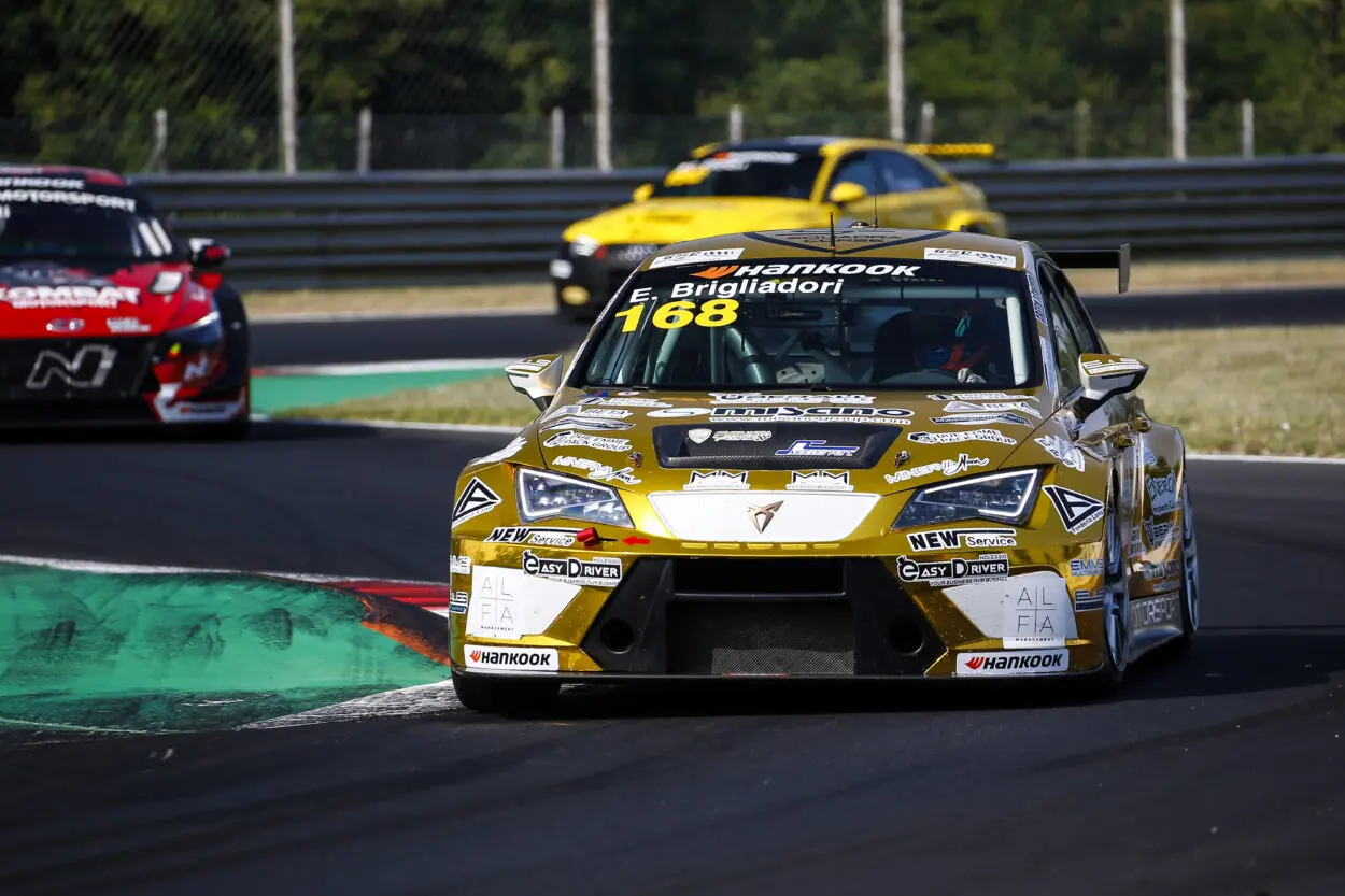 TCR Italy DSG | Monza 2025: Eric Brigliadori riprende la sua marcia in gara-1