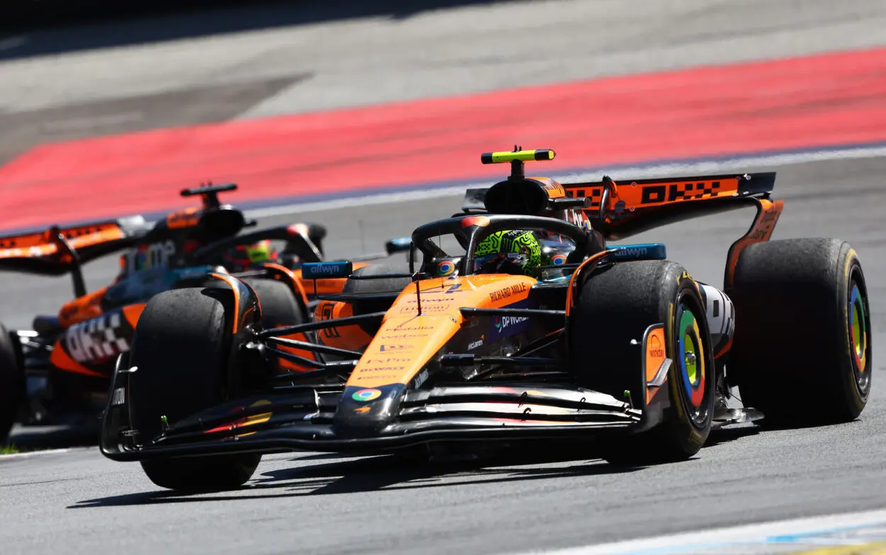 F1 | GP Austria 2025, gara: Norris vince la battaglia con Piastri. Leclerc 3° su Hamilton, Verstappen centrato da Antonelli (entrambi out) al via