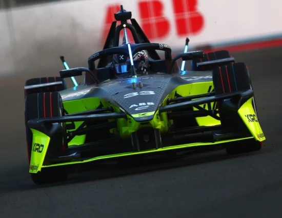 Formula E | Jakarta ePrix 2025: Dan Ticktum approfitta del caos e conquista la sua prima vittoria!